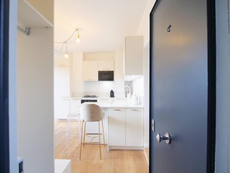 Charme Et Modernite Au Coeur Du Quartier St Louis Apartment Versailles Exterior foto