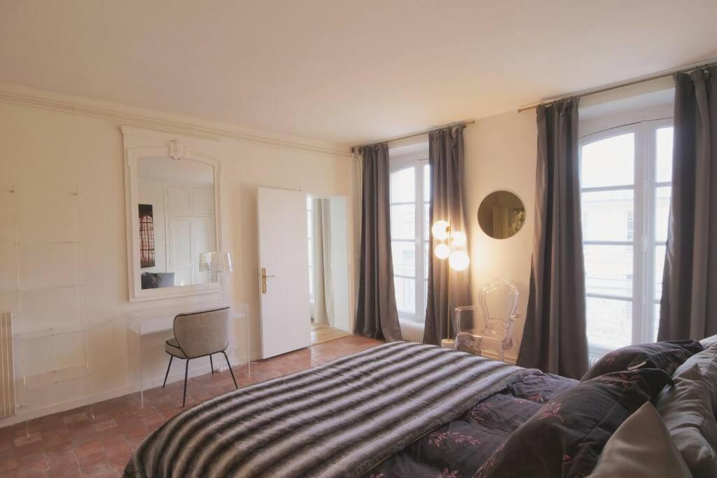 Charme Et Modernite Au Coeur Du Quartier St Louis Apartment Versailles Exterior foto