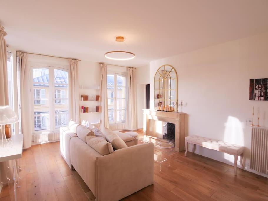 Charme Et Modernite Au Coeur Du Quartier St Louis Apartment Versailles Exterior foto
